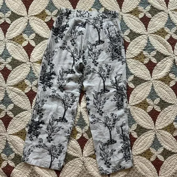 Joie white + black lightweight linen vintage scene patterned pants Size 6 - Picture 4 of 4